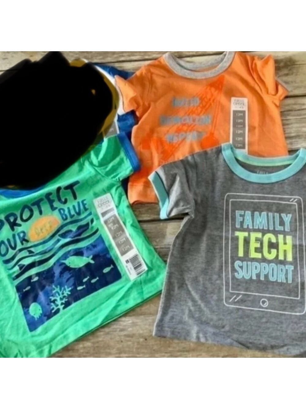 🦊3 NWT GRAPHIC TEES